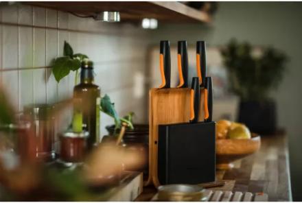 Actual product image Fiskars Functional Form 5 knife set with stand