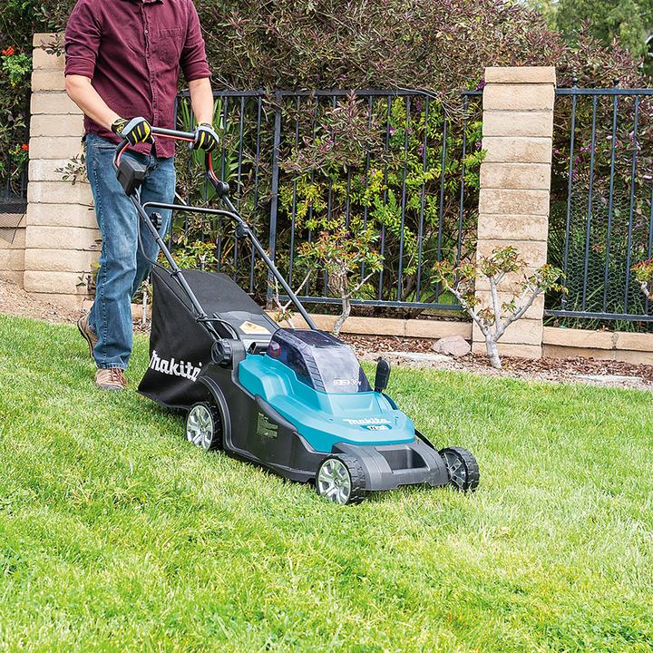 Actual product image Makita DLM432Z (Rechargeable battery operated)