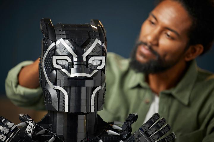 Actual product image LEGO Black Panther (76215, LEGO Marvel, LEGO Rare Sets)