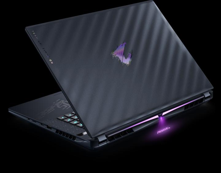 Immagine prodotto Gigabyte Aorus Master 16 RTX 5080 (16", Intel Core Ultra 9 275HX, 32 GB, 2000 GB, CH)