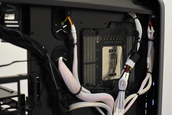 Actual product image Digitec Zenon Z3000 (Intel Core i7-6700K, 32 GB, 500 GB, GeForce GTX 1080)