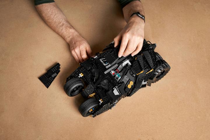 Image du produit LEGO Batmobile Tumbler (76240, LEGO DC, LEGO difficiles à trouver)
