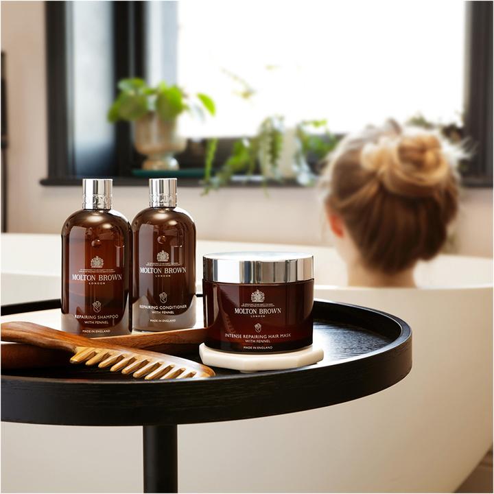 Actual product image Molton Brown Intense Repairing Hair Mask with Fennel (250 ml)