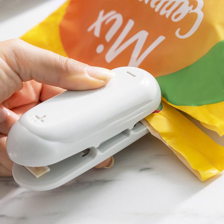 Actual product image InnovaGoods Bag closer with cutter and hanger Baseyl (1 x)