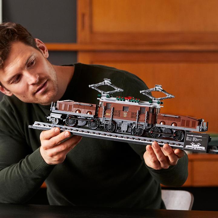 Actual product image LEGO Crocodile (10277, LEGO Icons)