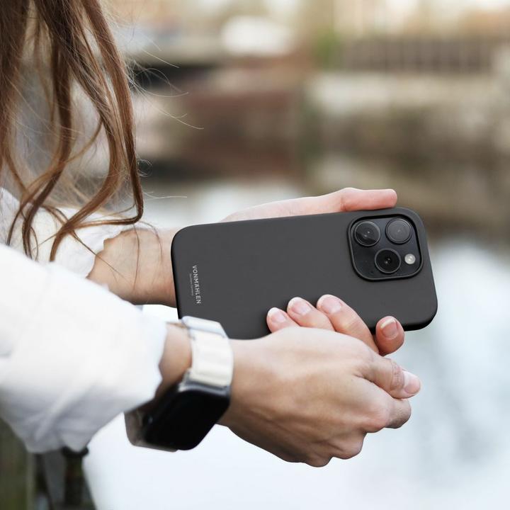 Actual product image Vonmählen Eco Silicone Case for iPhone 14 Pro Max - Black (Apple iPhone 14 Pro Max)