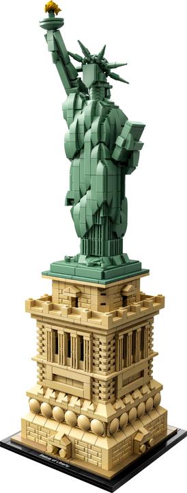 Actual product image LEGO Statue of Liberty (21042, LEGO Architecture)