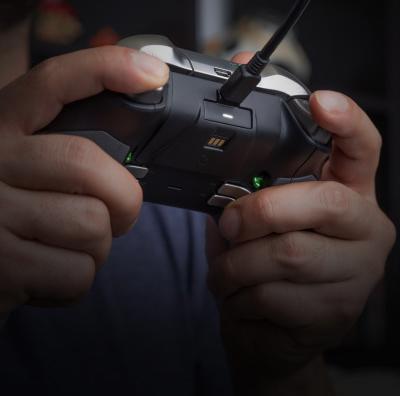 Image du produit PDP Kit "Jouer et charger (Xbox Series X, Xbox One X, Xbox One S, Xbox Series S)