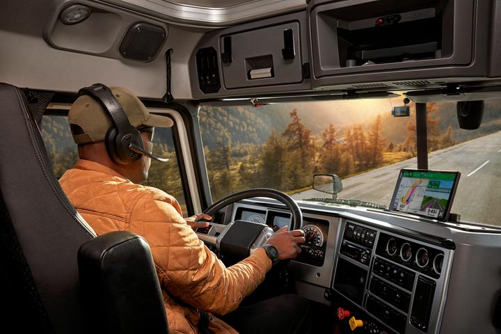 Produktbild Garmin Dezl LGV1010 MT-D EU (10.10")