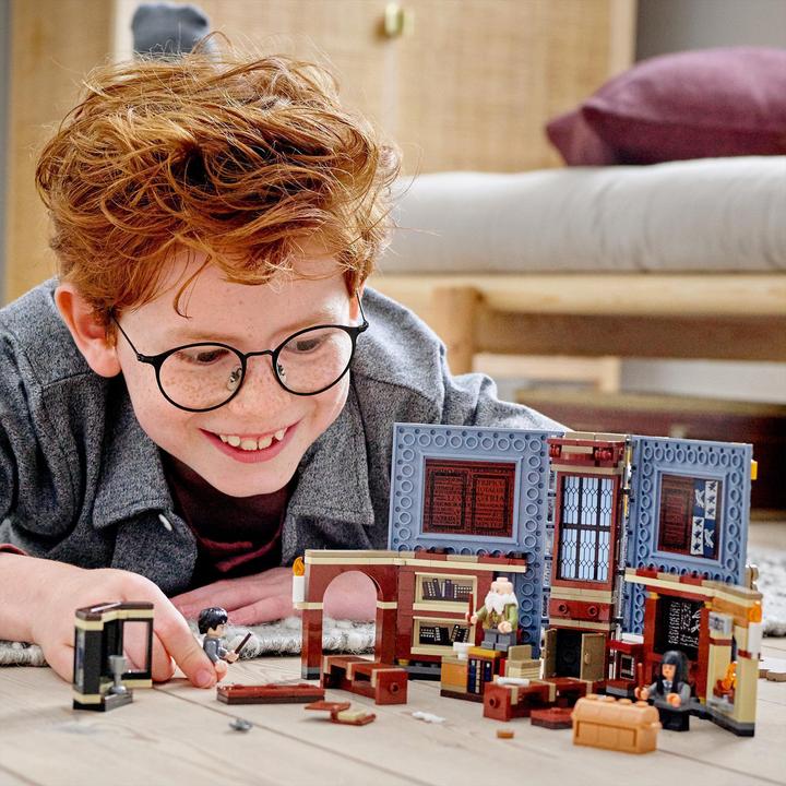Actual product image LEGO Hogwarts Moment: Magic Lesson (76385, LEGO Harry Potter)