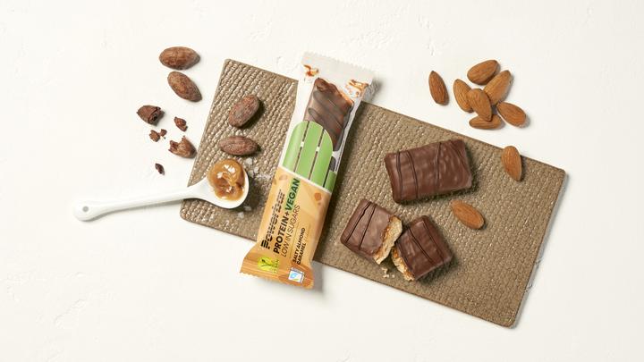 Image du produit Powerbar Protein Plus Low Sugar Vegan (Amande salée, Caramel, 12 pcs, 504 g)