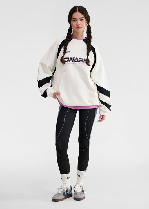 Actual product image hummel Hmloversized Crew Sportswear Swarm (L)