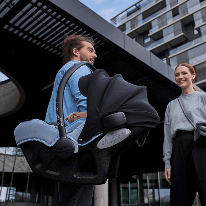 Actual product image Avionaut Pixel PRO 2.0C Cloud Care infant carrier 0-13 months / weighs only 2.5 kg (Baby car seat, ECE R129/i-Size Standard)