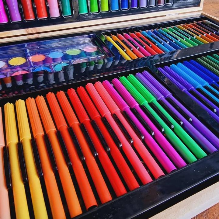 Actual product image Artist Drawing and Painting Set 180
