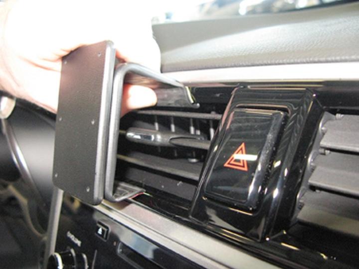 Produktbild Brodit 855406 Autohalterung Subaru Outback 18