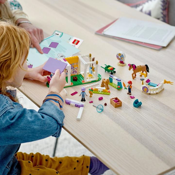 Actual product image LEGO Riding school (41746, LEGO Friends)