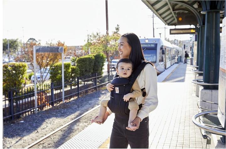 Actual product image Ergobaby Omni Breeze