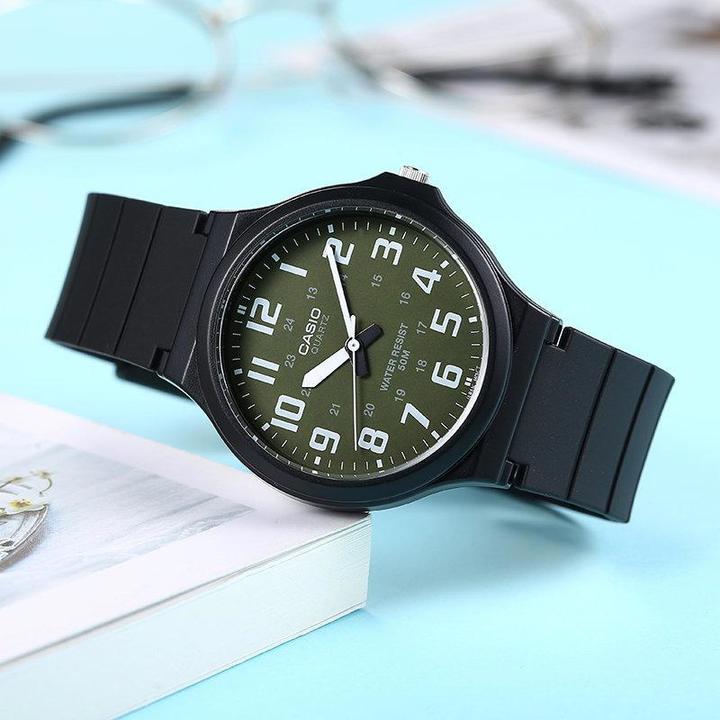 Actual product image Casio MW-240-3B (Analogue wristwatch, 43 mm)