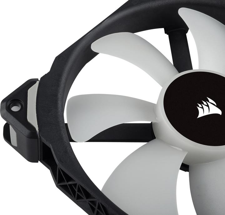 Actual product image Corsair Ml140 Pro RGB (140 mm, 1 x)