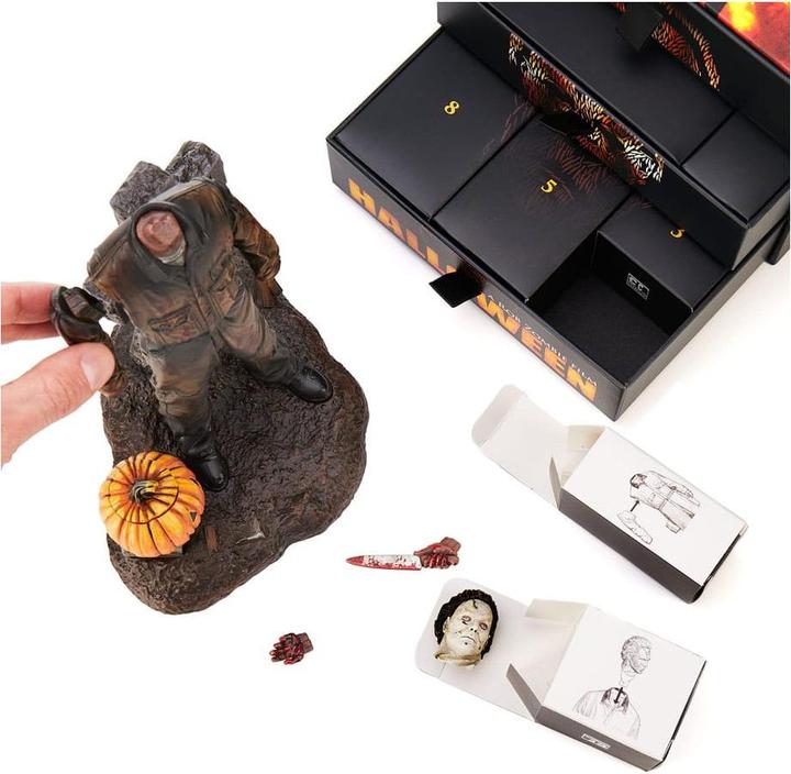 Actual product image Numskull - Halloween- Calendrier de l'Avent de 24 jours (figurine Michael Myers à construire)