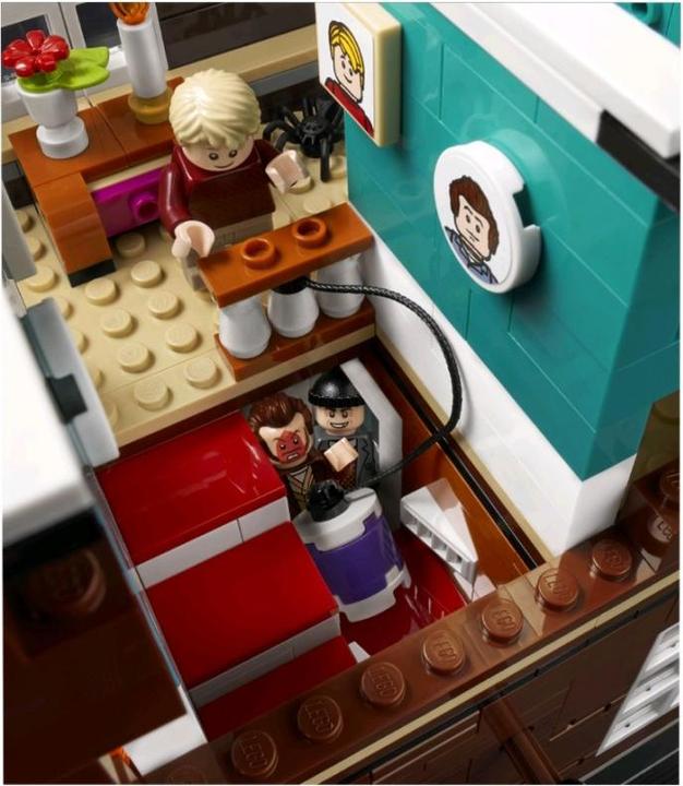 Immagine prodotto LEGO Home Alone (21330, LEGO Ideas, Set LEGO rari)