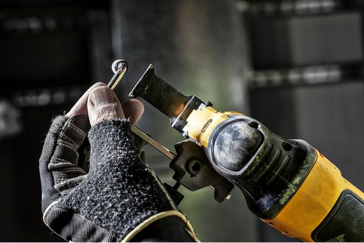 Actual product image DeWalt Multi tool saw blade 43x30mm