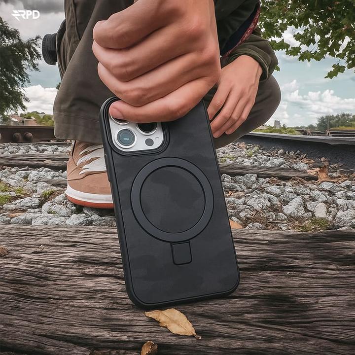 Produktbild RPD iPhone 16 PM - Magsafe Standetui mit camouflage Muster schwarz (Apple iPhone 16 Pro Max)