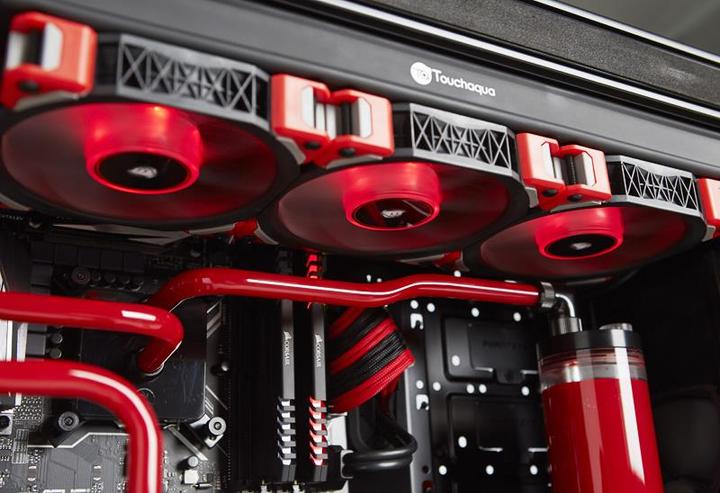 Image du produit Joule Performance Core 4 (Intel Core i7-8700K, 32 Go, 512 Go, GeForce GTX 1080)