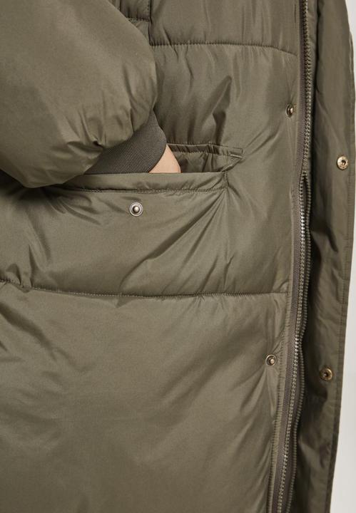 Image du produit Urban Classics Manteau oversize en fausse fourrure pour dames (XS)