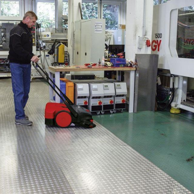 Produktbild Haaga Kehrmaschine 697 Profi Plus mit Akku