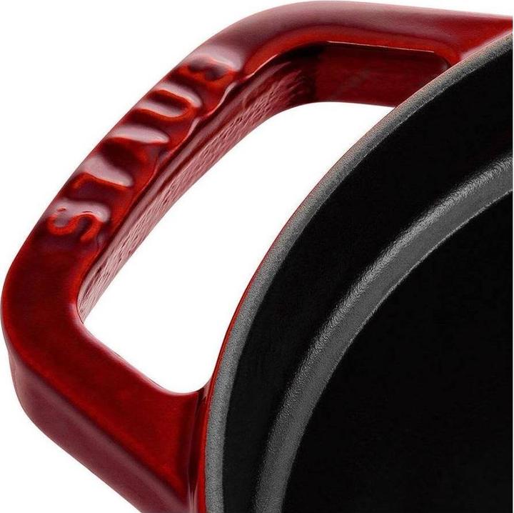 Actual product image Staub Roaster oval dark red (29 cm, Casserole + Stewpot, Cast iron)