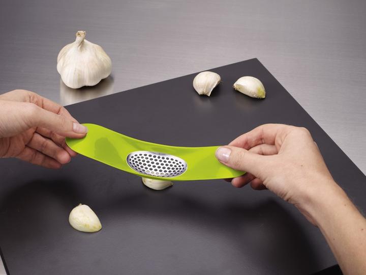 Produktbild Joseph Joseph JosephGarlic Rocker Knoblauchpresse