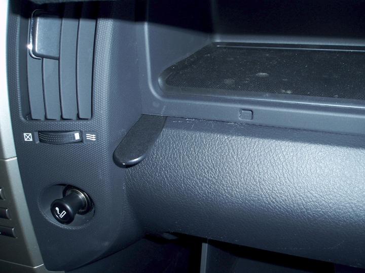 Actual product image Brodit 853478 Car mount Toyota Corolla Verso
