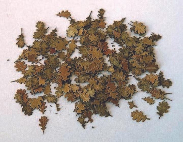 Actual product image Plus Model Oak leaves foliage