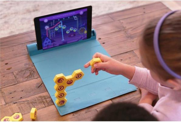Actual product image PlayShifu Plugo Link Building Blocks Kit (German, French, Japanese, English, Spanish, Portuguese, Russian)
