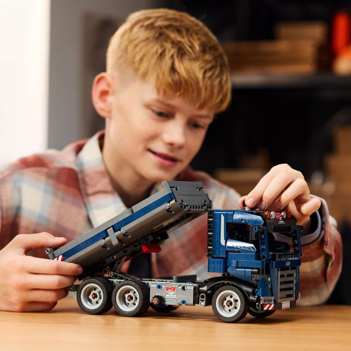 Actual product image LEGO Kipplaster (42203, LEGO Technic)