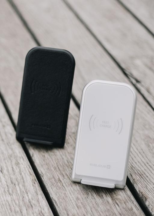 Actual product image Evelatus Wireless Desk charger EWD01 (15 W)