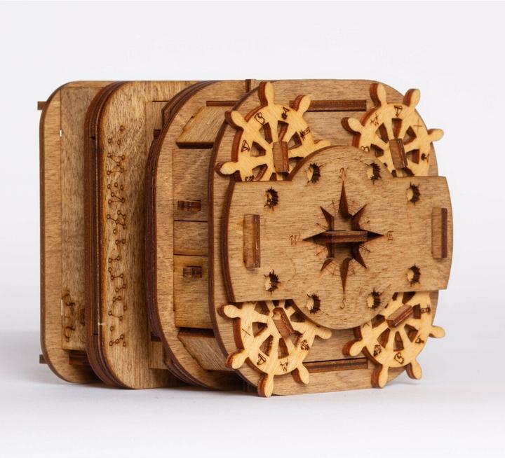Actual product image iDventure Cluebox - Davy Jones‘ Locker (German, French, English)