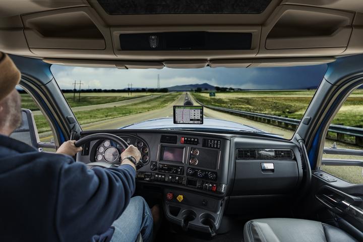 Produktbild Garmin DezlCam LGV710 MT-D EU (6.95")