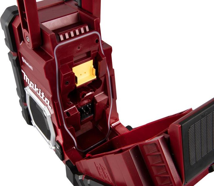 Actual product image Makita DMR108AR (AM, FM, Bluetooth)
