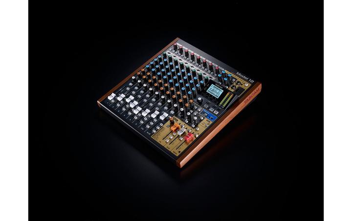 Image du produit Tascam Mélangeur Modèle 12 (Studio et mixeur live)
