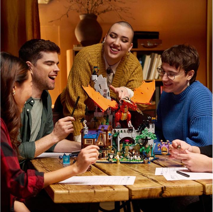 Image du produit LEGO 21348 Dungeons & Dragons : La Saga du Dragon Rouge (21348, LEGO Ideas, LEGO difficiles à trouver)