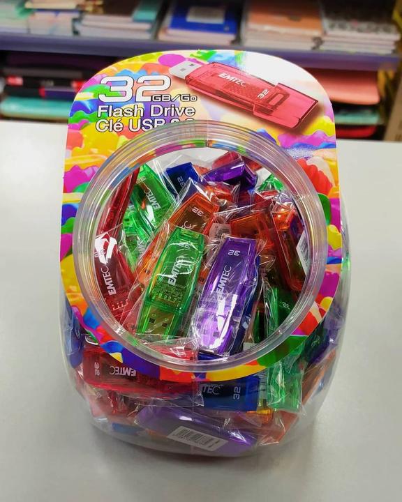 Actual product image Emtec USB key 32 GB C410 USB 2.0 Candy Jar 80 pcs. (32 GB, USB-A)