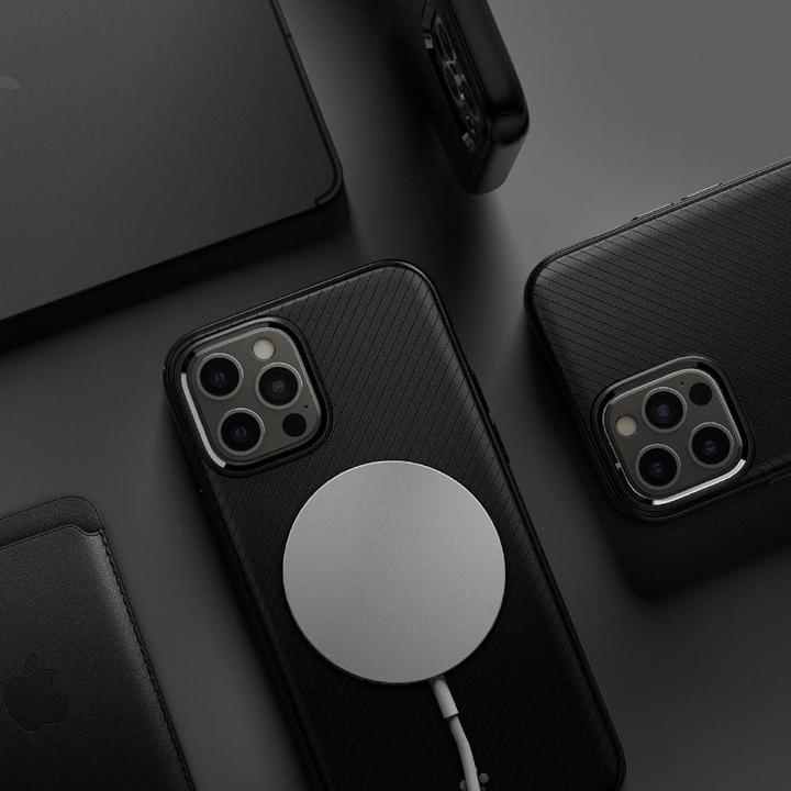 Actual product image Spigen Mag Armor (Apple iPhone 12, Apple iPhone 12 Pro)