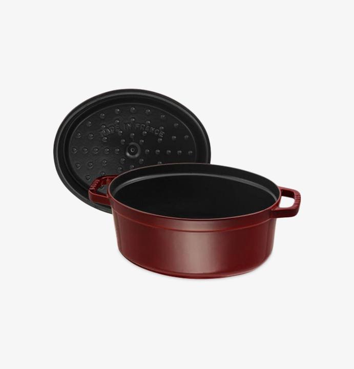 Actual product image Staub Roaster oval dark red (29 cm, Casserole + Stewpot, Cast iron)
