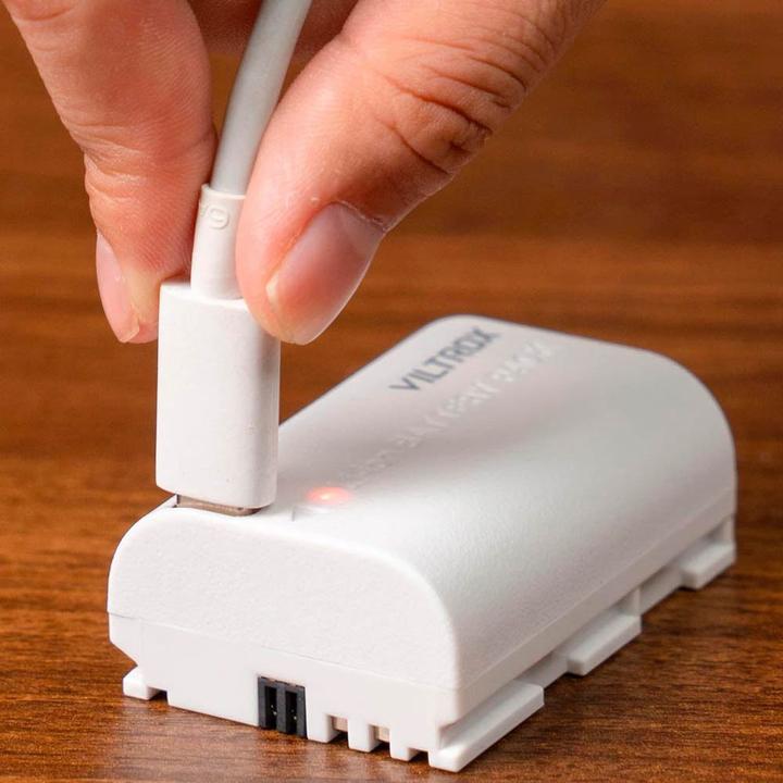 Actual product image Viltrox TLP E6 Battery ( LP E6 ) TYPE C 2400MAH for Canon Camera (Rechargeable battery)