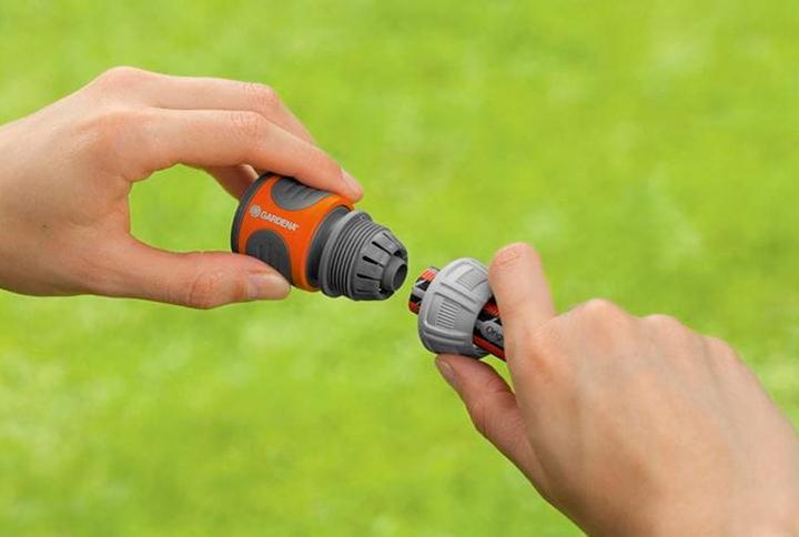 Immagine prodotto Gardena Connettore per tubi flessibili 18215-20 (Connettore tubo flessibile, 13 mm)