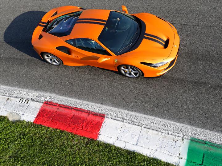 Image du produit Smartbox Adrénaline et passion au Red Bull Ring : 1 tour au volant d'une Ferrari F8 Tributo (1 pers.)