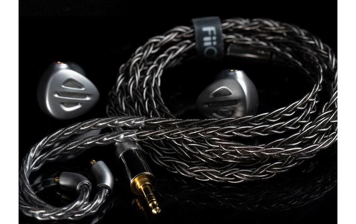 Actual product image FiiO FH9 (No noise cancelling, Cable)