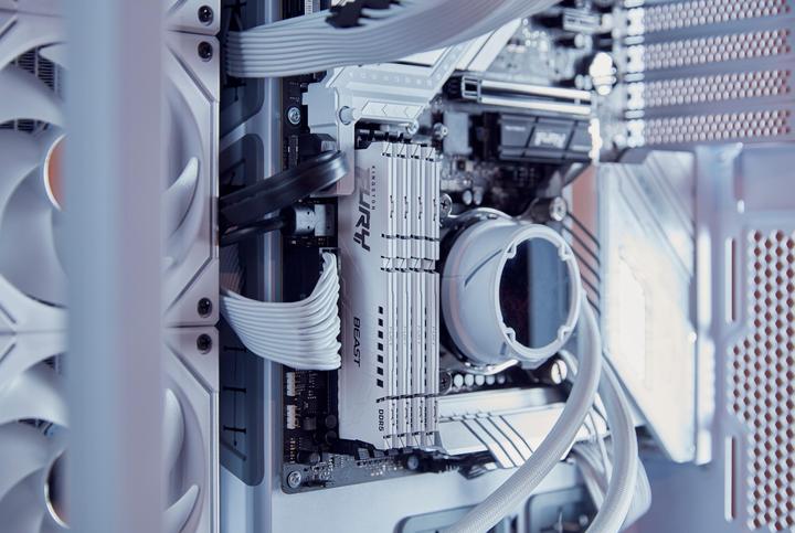 Actual product image Kingston Fury Beast (2 x 16GB, 6000 MHz, DDR5 RAM, DIMM)